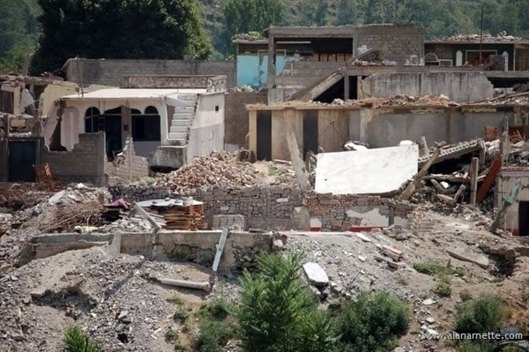 2005 earthquake damage along the KKH